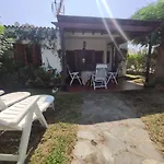 2 Bedroom Bungalow Next Yumbo Center. Free Parking