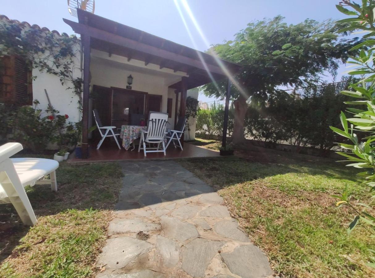 2 Bedroom Next Yumbo Center. Free Parking *